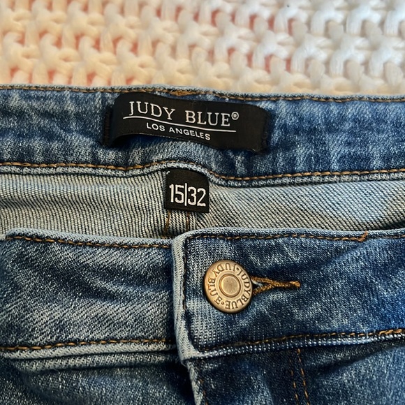 Judy Blue Women's Blue Jeans with Sunflower Embroidery - Picture 2 of 6